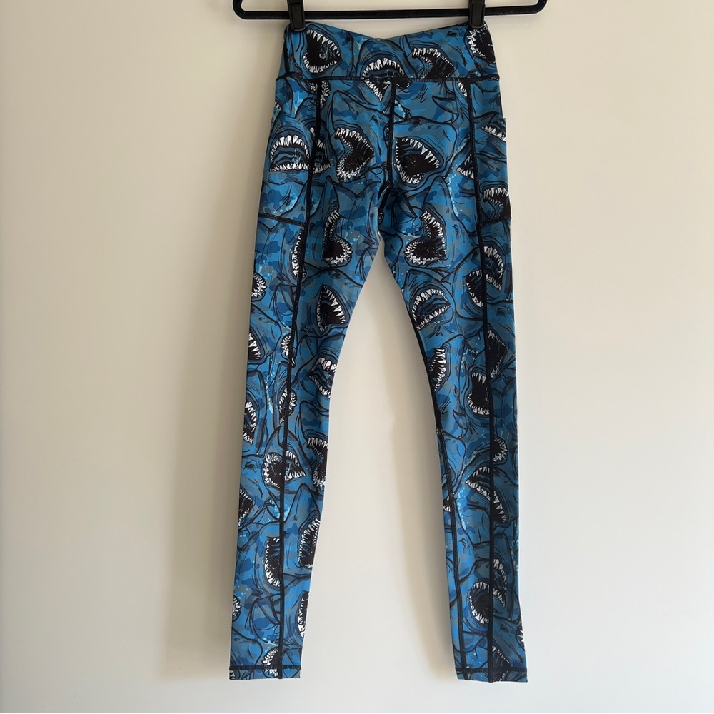 Spacefish Army Eco-Friendly Shark Camo Print Contour Leggings Size XS NWT - Picture 6 of 10